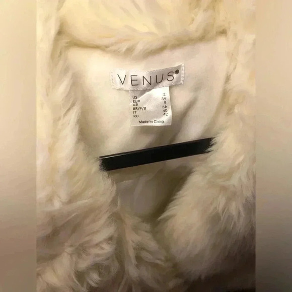 ❄️🐩White / Cream Faux Fur coat🐩❄️ - Picture 9 of 10